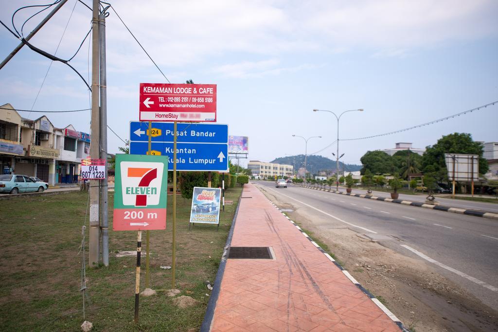 Kemaman Lodge & Cafe Chukai ภายนอก รูปภาพ